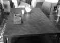 Table basse en acier noirci et plateaux en ardoise