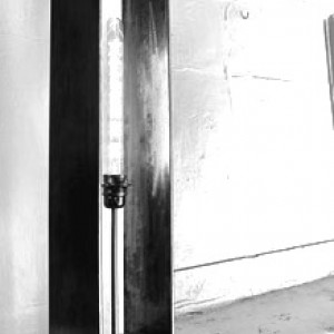 Lampe de table en acier poli